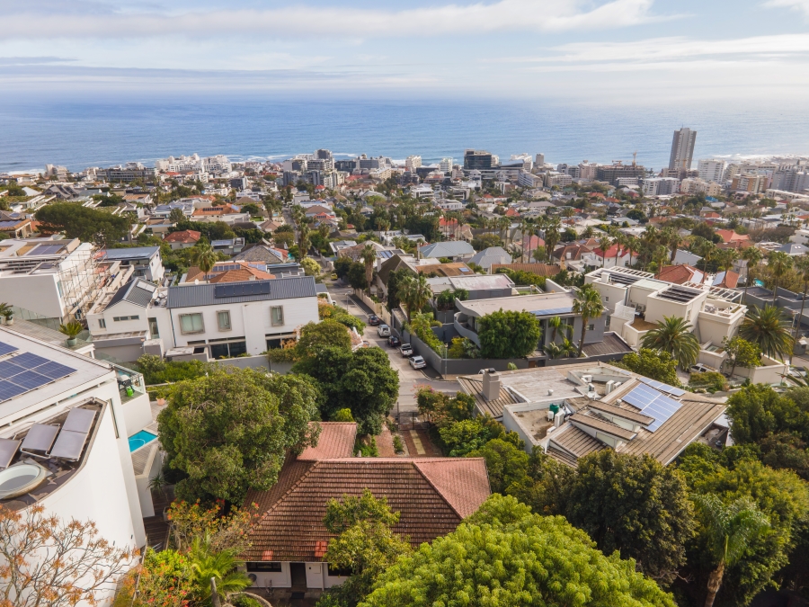 5 Bedroom Property for Sale in Fresnaye Western Cape